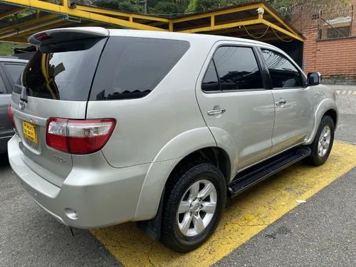 Toyota Fortuner 2.7 Sr5 At 4X4