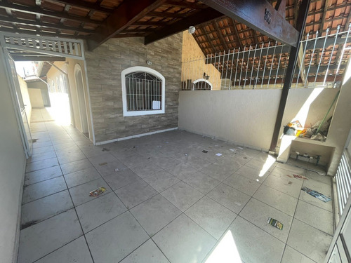 Imagem 2 de 17 de M - Casa Geminada Reformada Na Guilhermina, Oportunidade! 2 Dorm C/ Suíte, Churrasqueira E Vagas Cobertas.