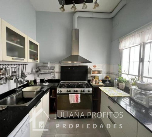 Casa De 4 Ambientes En Quilmes Oeste