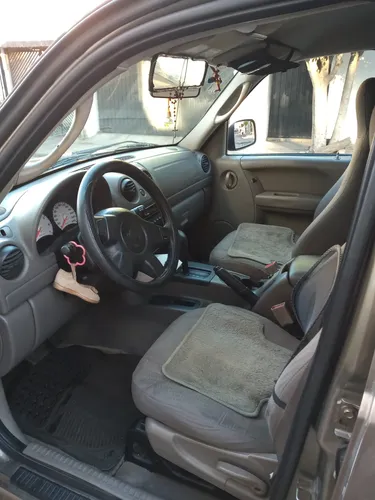 Jeep Liberty Sport 4x2 At