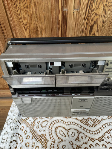 Radio Grabador Antiguo Sharp (Usado)