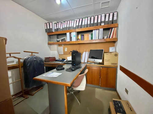 Se Vende Ofc/ Local Comercial 100m² En Centro Profesional Santa Paula