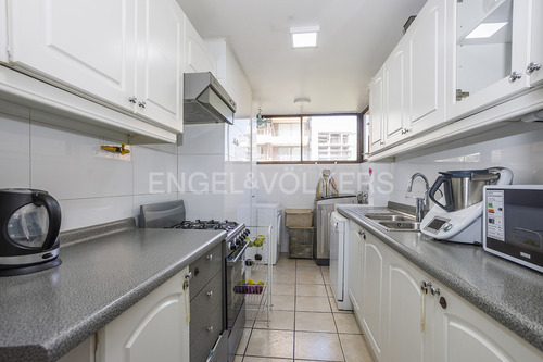 Departamento En Calle Cerrrada Con Plaza