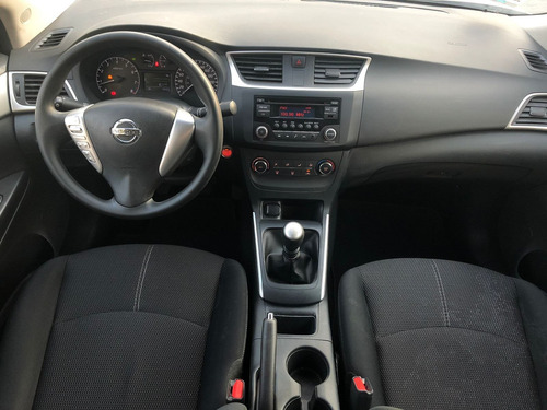 Imagen 11 de 15 de Nissan Sentra 2017 1.8 Sense Mt