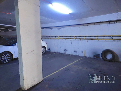 Dos Estacionamientos En Conjunto, La Dehesa