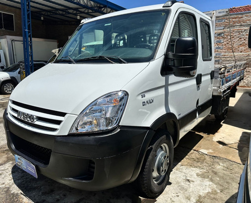 Iveco Daily Chasis 3.0 35S14 3750 Luxo Cab. Dupla 4P