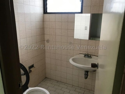 Imagen 10 de 11 de Oficina En Alquiler Los Dos Caminos 22-19769 Yg 04140307084