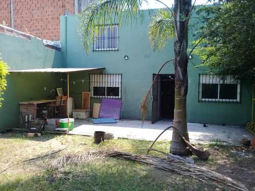 Imagen 10 de 12 de Casa 2 Ambientes Con Cochera O Local Al Frente
