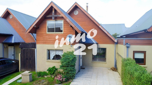Preciosa Y Amplia Casa En Condominio Altos Del Maipo Iii