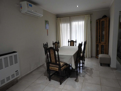 Casa Tipo Dúplex En Hnos D´adam N°975, Procrear