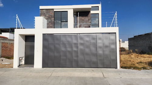 Casa En Venta En San Sebastián Metepec