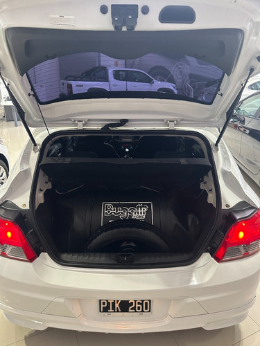 Imagen 12 de 17 de Chevrolet Onix 5puertas 1,4 Effect 2015 - Tm