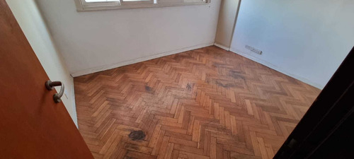En Venta En Moron Sobre Calle Belgrano Frente A La Plaza De La Municipalidad Departamento De 2 Ambientes Apto Profesional F: 8984