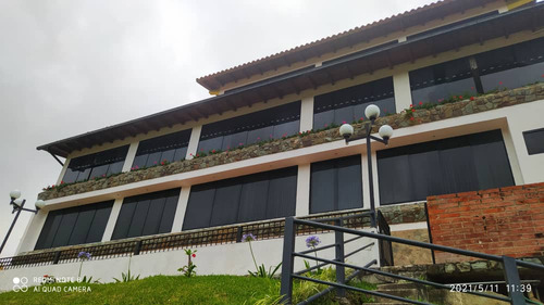 Casa De Tres Niveles Sector Privado En Urb Pan De Azucar Carrizal 