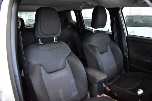 Imagen 12 de 14 de Jeep Renegade 1.8 Sport