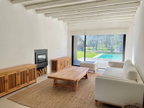 Imagen 4 de 25 de Venta Casa Con 3 Dormitorios Y Piscina En Parque Burnett Punta Del Este