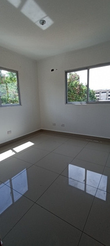 Imagen 9 de 25 de Amplio Apartamento Con Terraza