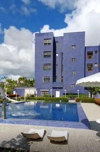 Se Vende En Higuerote Edificio De 3 Pisos Residencial Y Comercial.  Inf. Ms. Fda. 