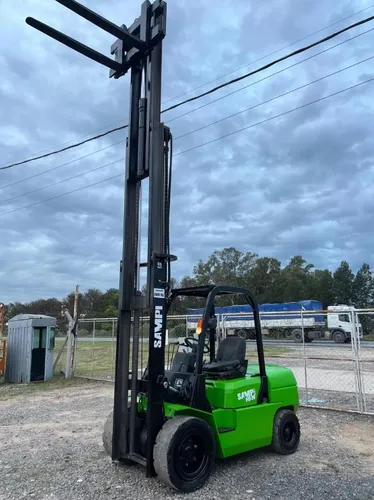 Autoelevador Sampi 3500kg Torre Triple C/desp Motor Izusu
