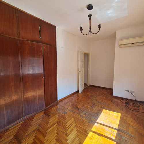 Departamento Tipo Ph 1 Piso Por Escalera Con Terraza Y Patio