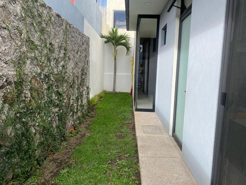 Hermosa Casa En Lomas De Cuernavaca Nueva En Privada Con P