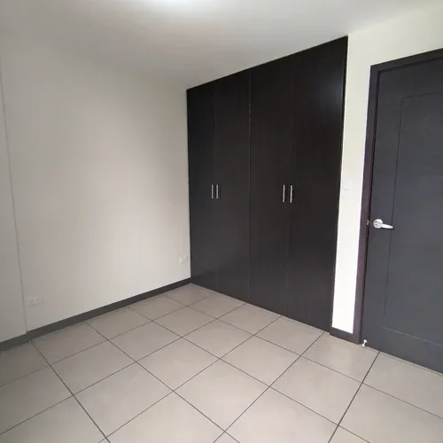 Apartamento En Venta En Céntrico Edificio Zona 9