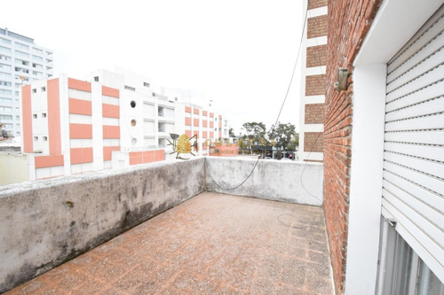 Apartamento En Peninsula, 2 Dormitorios 1 Baño-ref:3046