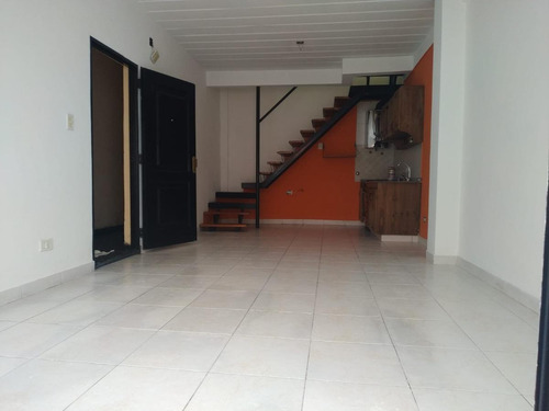 Imagen 5 de 7 de Ph 2 Amb. Con Patio Y Parrilla - Flores