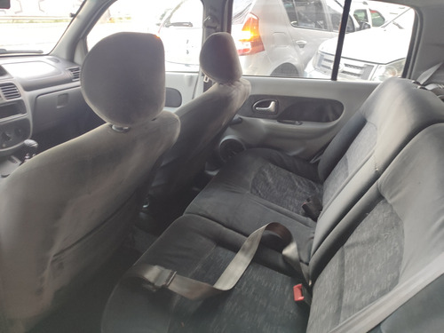 Renault Clio 1.0 16v Privilège Hi-flex 5p