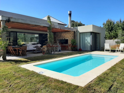 Alquiler Casa En La Arbolada , Punta Del Este 3 Dormitorios 