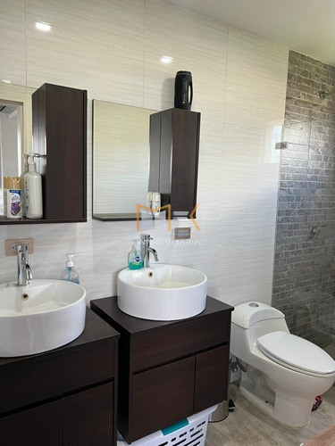 Imagen 16 de 21 de Pent House En Venta De Tres Niveles Con Terraza Hermosa Vista 04144588440