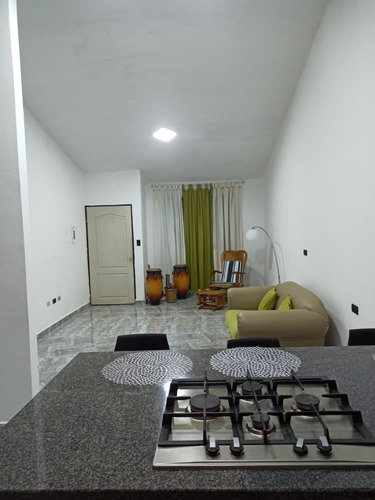 Imagen 8 de 13 de Casa En Res. Villa Monte Carmelo, Lemc-435