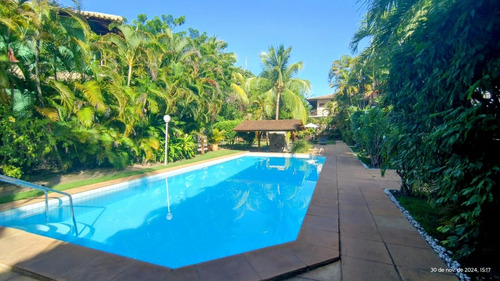Apto 2 Dorms Com Suite Em Praia Do Forte Ba