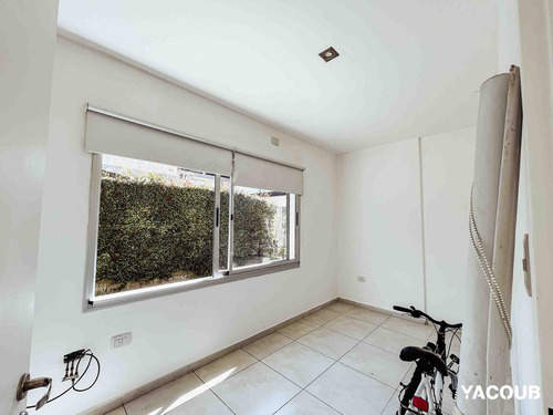 Departamento En Venta - 2 Dormitorios, 1 Baño, Cochera - 105mts2 - City Bell