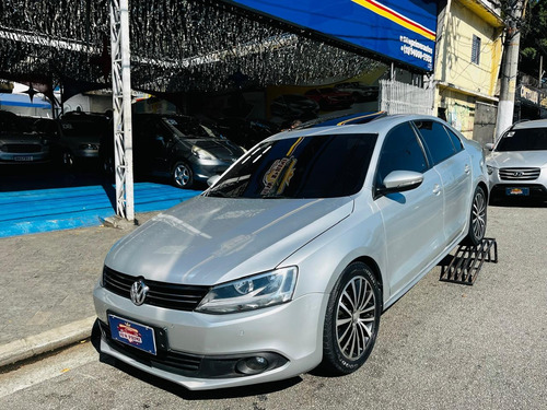 Volkswagen Jetta 2.0 Comfortline Flex 4p Automática