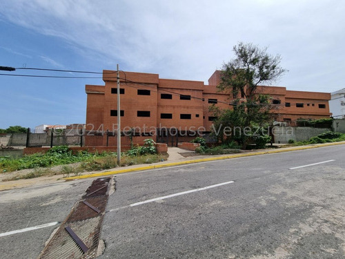 Edificio Comercial / Residencial (3 Niveles/ Obra Gris) Venta Weekend Mls-25-525