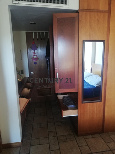 Imagen 6 de 11 de Amplio Y Espectacular Dúplex Con Vista Al Mar, Ubicación Privilegiada Y Atractivos Sectores Del Litoral Central. Mayte Hernández 04129934935