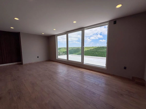 Casa En Venta En Misión San Jerónimo. 2