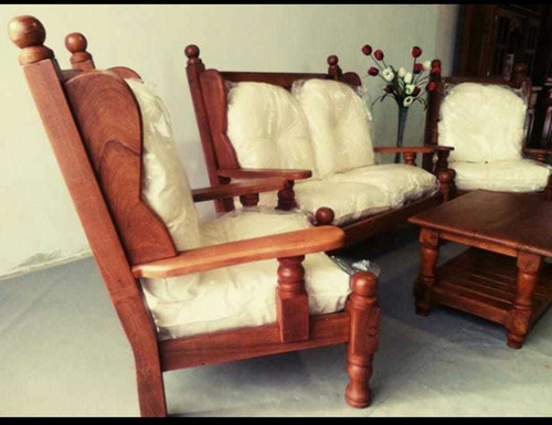 Imagen 2 de 5 de Juego De Living + Mesita + Almohadones