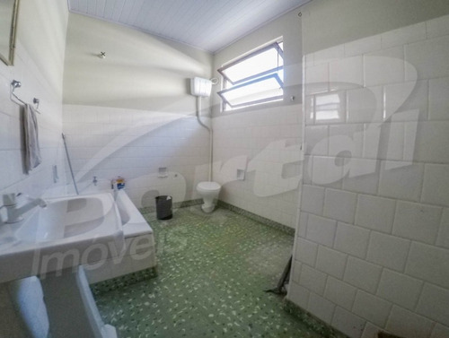 Casa Com 126,72 M² De Área Construída, Contendo 3 Dormitórios, Sala De Estar E Jantar, Banheiro Social, Cozinha, Área De Serviço, Deposito, Varanda E 1 Vaga De Garagem.terreno Escriturado, Contendo Á