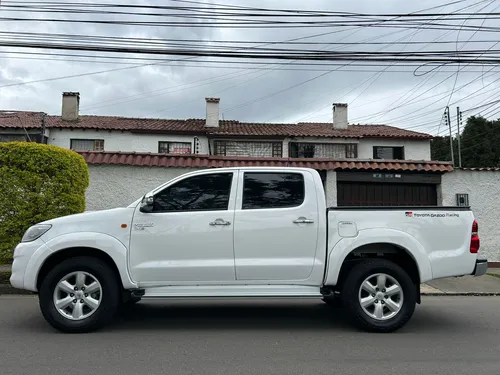 Toyota Hilux 2.5 Mt Diesel 4x2