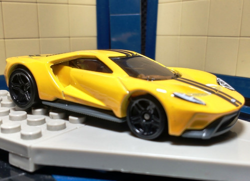 Priviet Exotic Ford Gt 2017 Amarillo Hot Wheels Hw