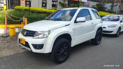 Suzuki Grand Vitara 3 ptas automático 4x4 2.4