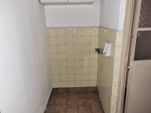 Imagen 6 de 15 de Departamento 3 Ambientes Con Gran Patio/ Ramos Mejía/ Céntrico