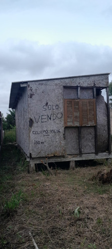 Un Cuarto Baño Y Cocina 