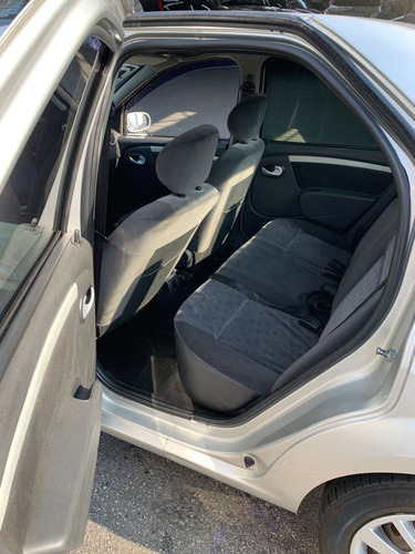 Renault Logan 1.6 16v Privilège Hi-flex 4p