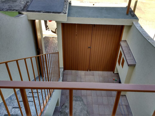 Sobrado No Bairro Jardim Em Santo Andre Com 03 Dormitorios - V-23355