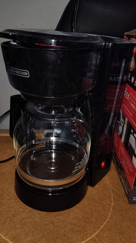 Cafetera Black And Decker Cm0915bkla Basica 12 Tazas Negro Negro (Usado)