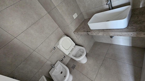 Venta Y Alquiler De Departamento 4 Ambientes Con Dependencia En Duplex En Nordelta
