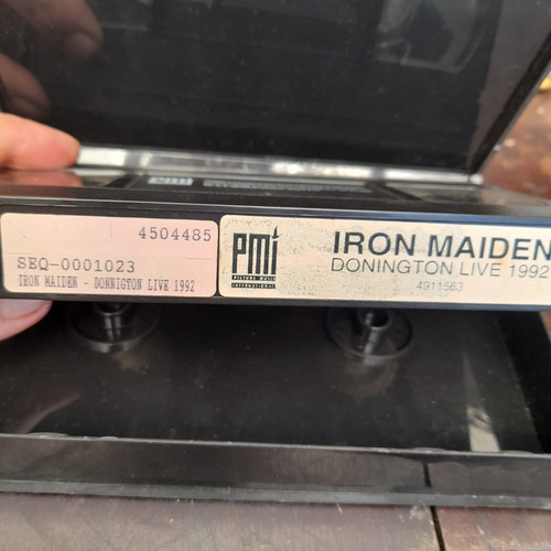 Imagem 4 de 7 de Fita Vhs Iron Maiden Donington Live 1992 Sem Mofo Original